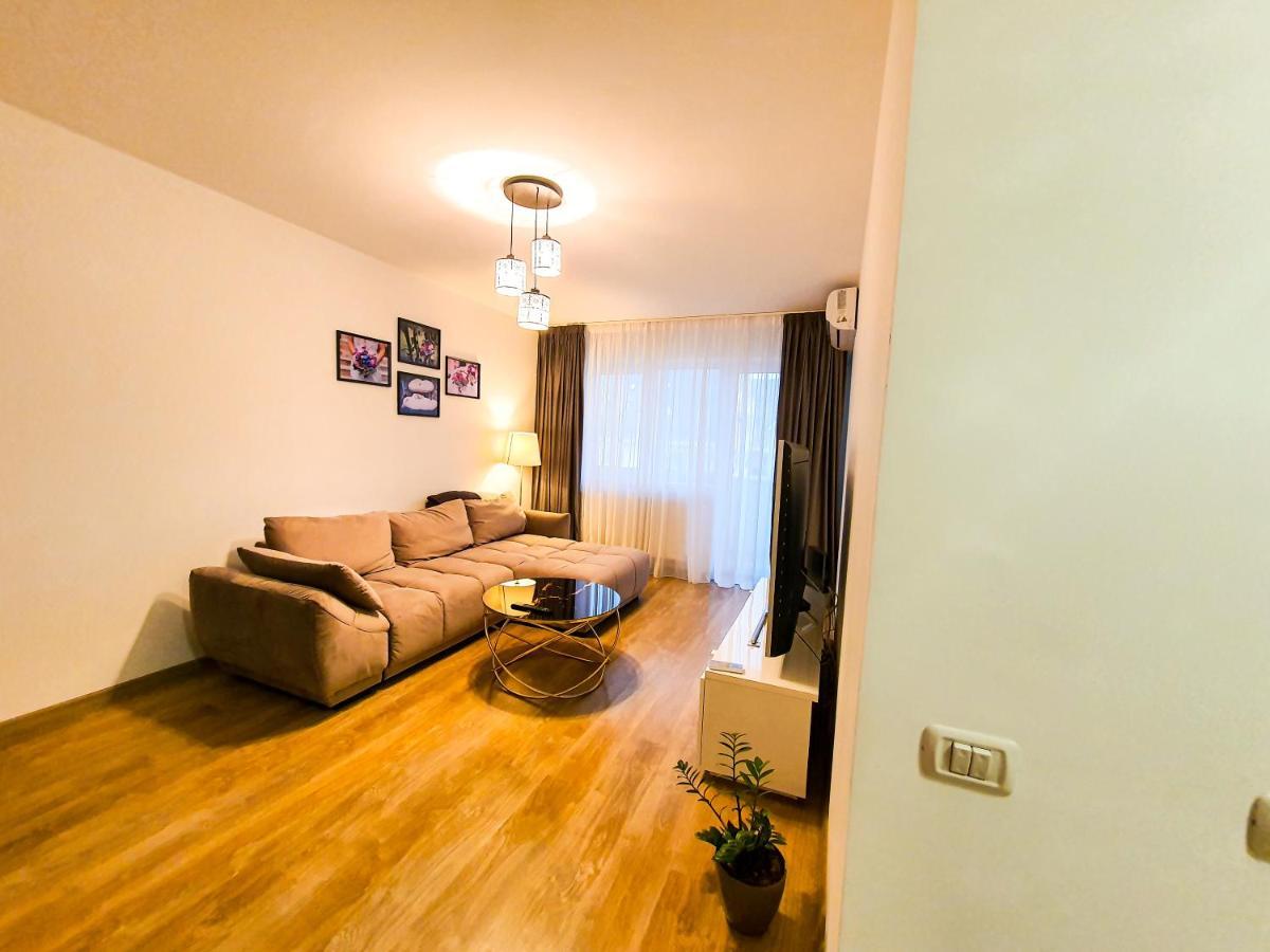 Luxurious Retreat 1Br Apartment With Netflix, Private Parking And Self Check In Popesti-Leordeni Extérieur photo