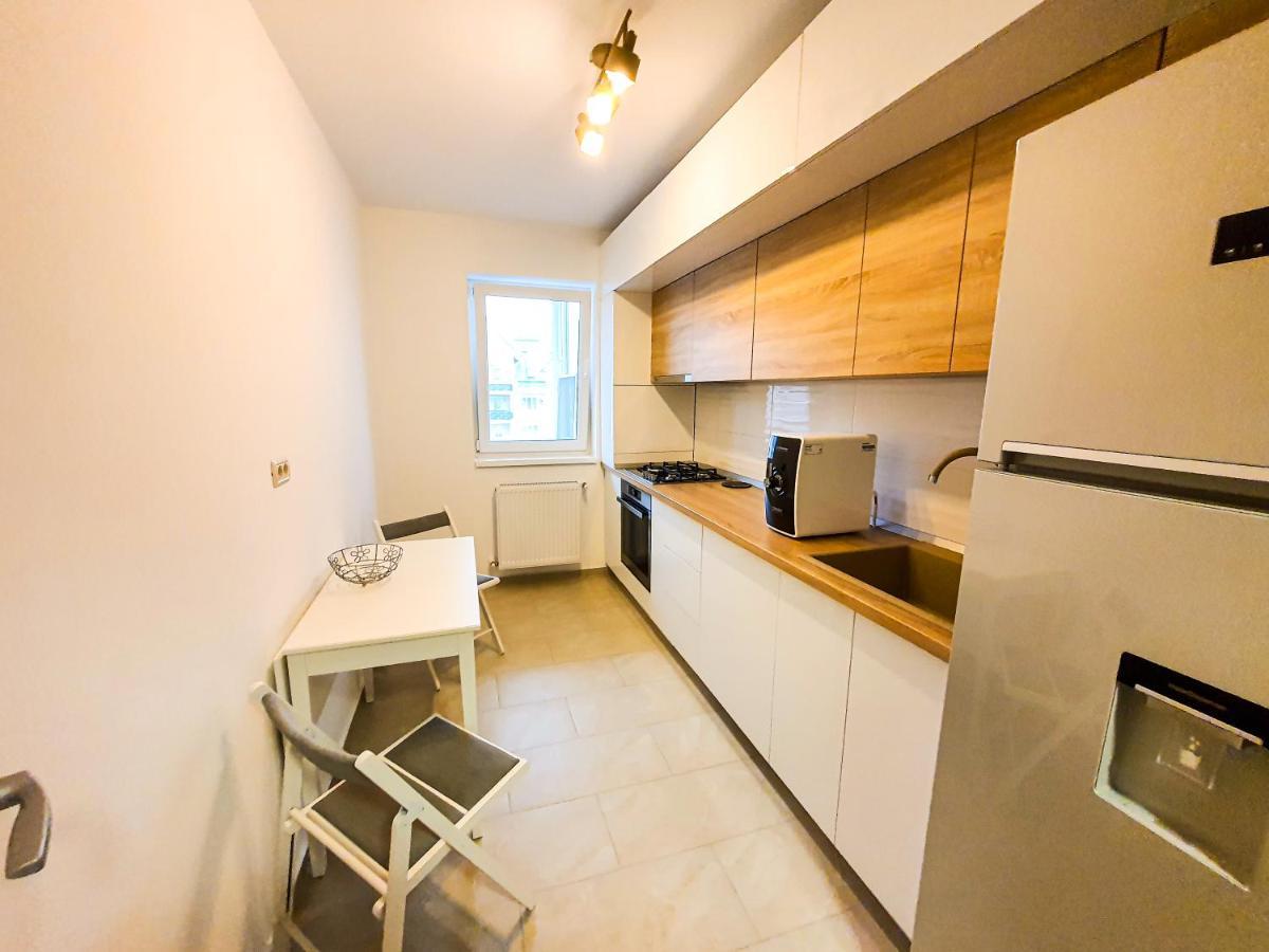 Luxurious Retreat 1Br Apartment With Netflix, Private Parking And Self Check In Popesti-Leordeni Extérieur photo